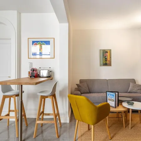 Apartman Du Marche St Honore - Welkeys *